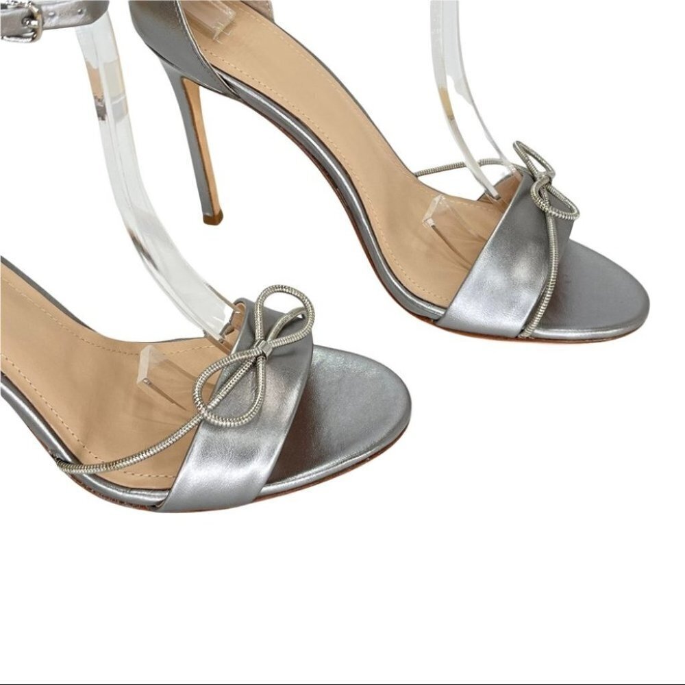 Pour La Victoire Elanna Grey Leather Metal Bow Accent Womens Heels - Picture 14 of 16